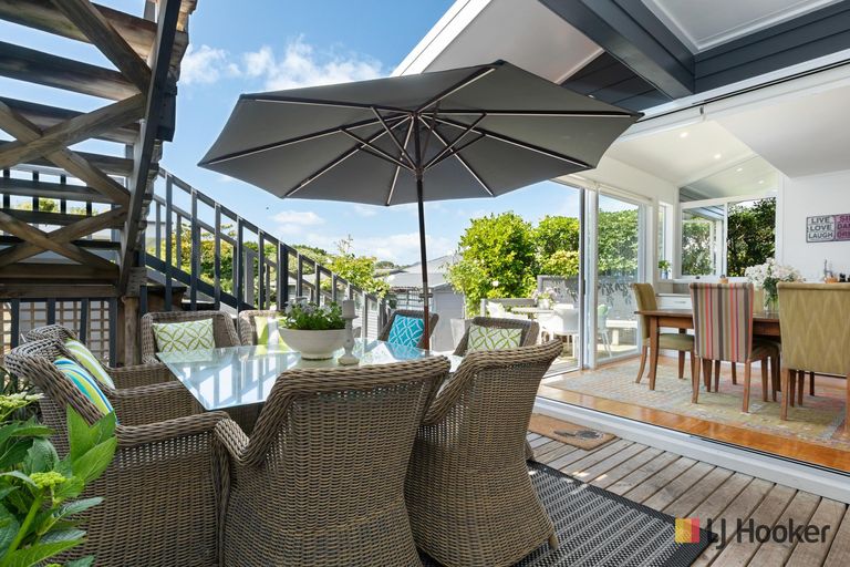 Photo of property in 1 Queen Street, Waihi Beach, 3611