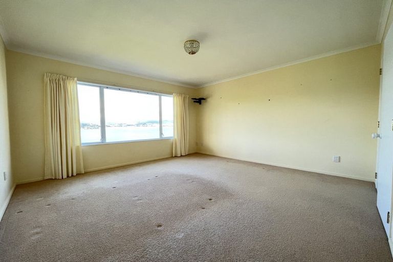 Photo of property in 33 Pendennis Point, Camborne, Porirua, 5026