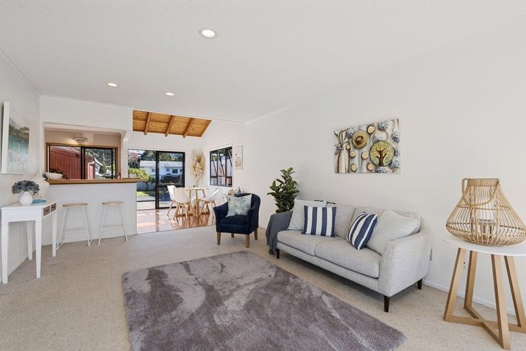 Photo of property in 2 Seaview Road, Paihia, 0200