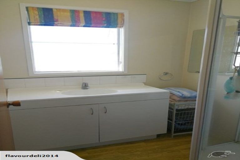 Photo of property in 58 Allington Road, Karori, Wellington, 6012