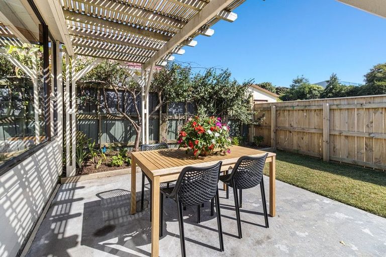 Photo of property in 42 Gaine Street, New Plymouth, 4310