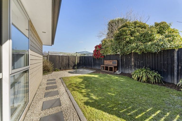 Photo of property in 9a Larch Place, Casebrook, Christchurch, 8051