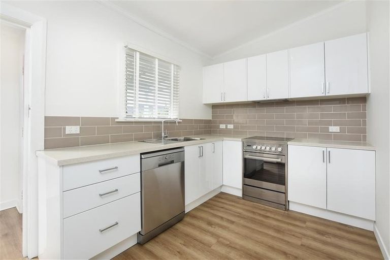 Photo of property in 37 Wesley Street, South Dunedin, Dunedin, 9012