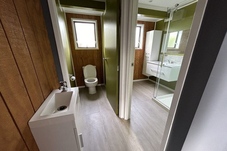 Photo of property in 13 Farwood Drive, Henderson, Auckland, 0612