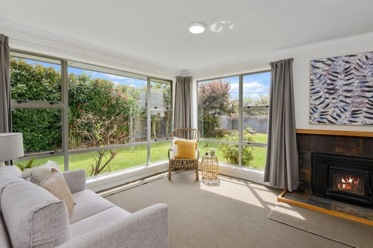 Photo of property in 22 Roswell Place, Islington, Christchurch, 8042