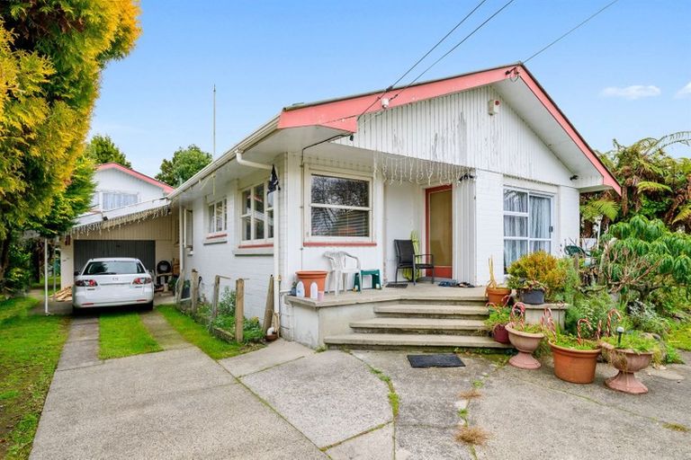 Photo of property in 118 Koutu Road, Kawaha Point, Rotorua, 3010