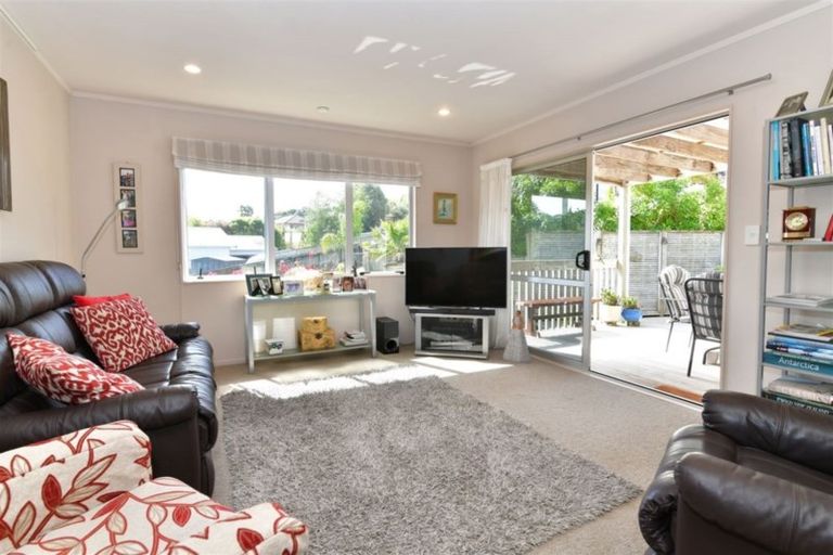 Photo of property in 40b Donald Street, Stanmore Bay, Whangaparaoa, 0932
