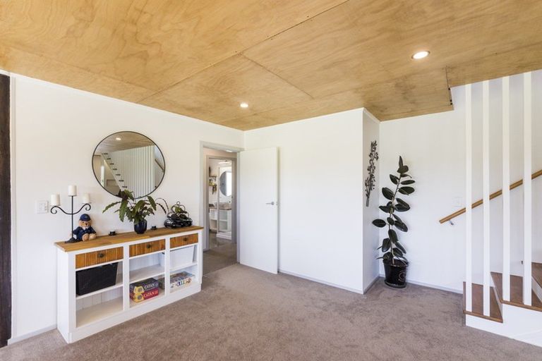 Photo of property in 34 Highland View Drive, Tokomaru, Palmerston North, 4474