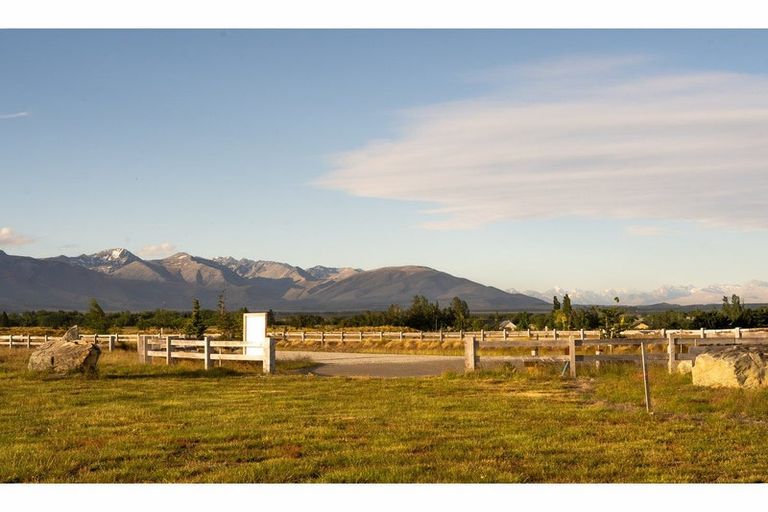 Photo of property in 6 Cameron Place, Ben Ohau, Twizel, 7999
