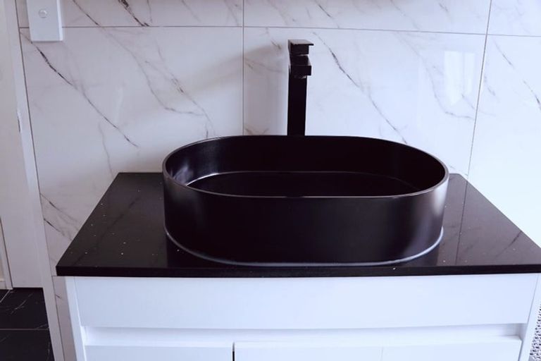 Photo of property in 4/30 Matthews Road, Clover Park, Auckland, 2019