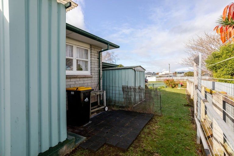 Photo of property in 9/25 Queen Street, Dannevirke, 4930