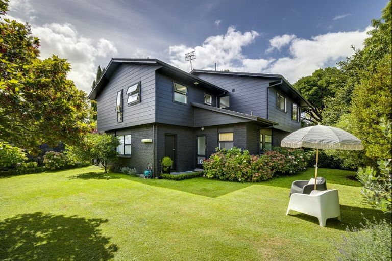 Photo of property in 42 Simla Avenue, Havelock North, 4130
