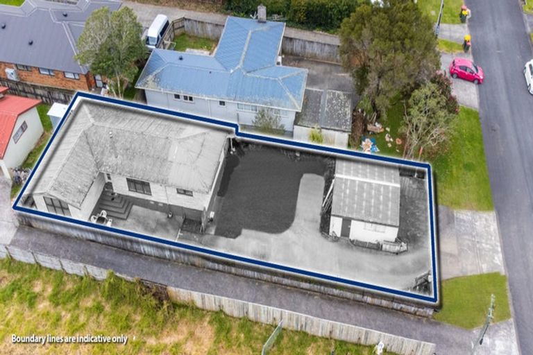 Photo of property in 16 Waterview Road West, Stanley Point, Takanini, 0624