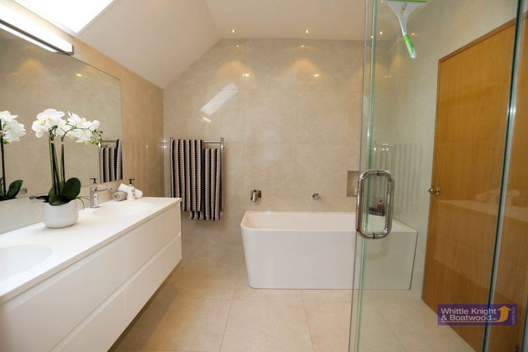 Photo of property in 119 Totara Street, Riccarton, Christchurch, 8041