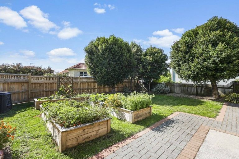 Photo of property in 2/829 Heaphy Terrace, Claudelands, Hamilton, 3214