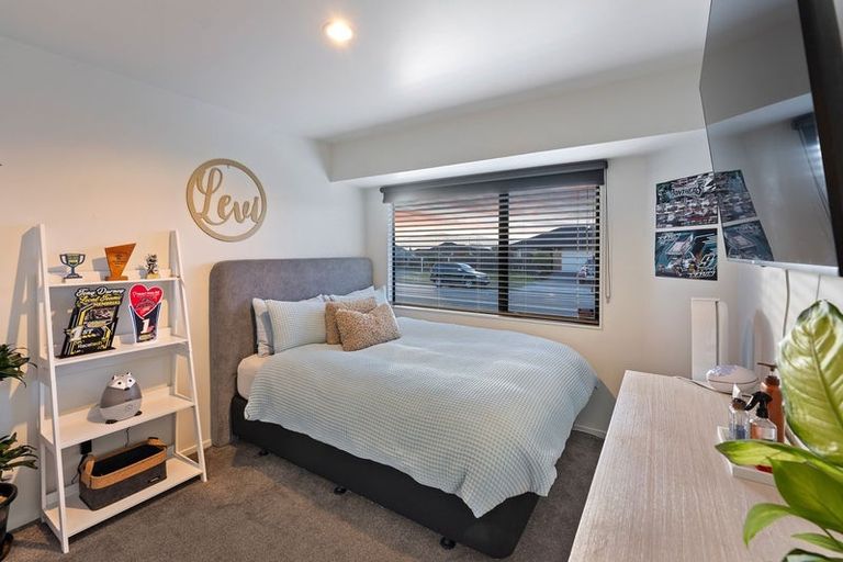 Photo of property in 37 Realm Drive, Paraparaumu, 5032