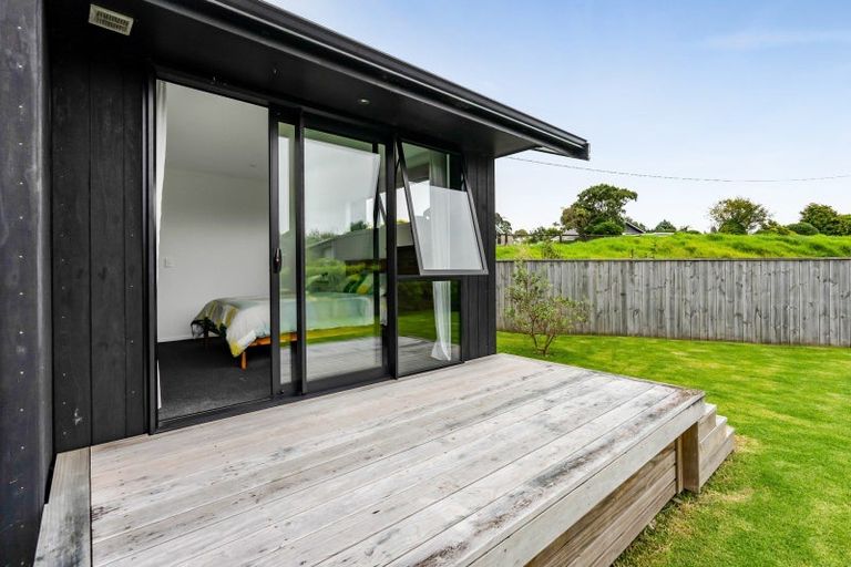 Photo of property in 14 Takiroa Street, Urenui, 4375