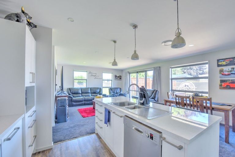 Photo of property in 18 Hunter Street, Edendale, 9825