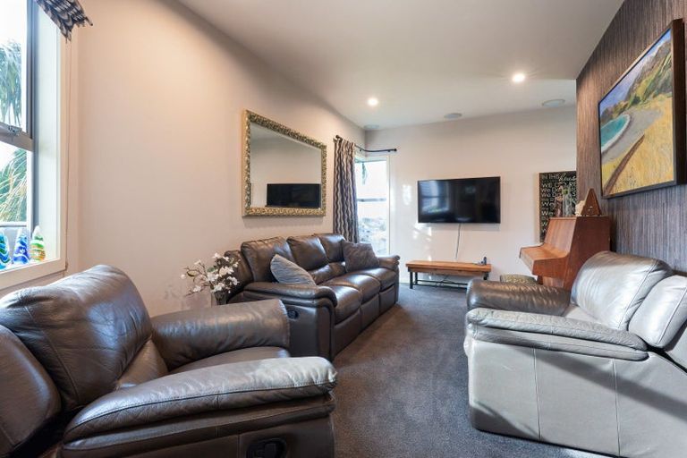 Photo of property in 30 Lowther Place, Taradale, Napier, 4112