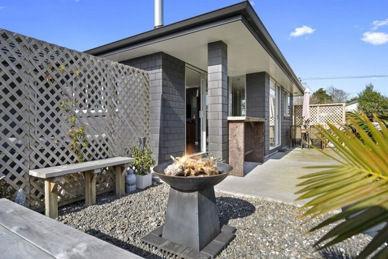 Photo of property in 9 Smith Street, Lepperton, New Plymouth, 4373