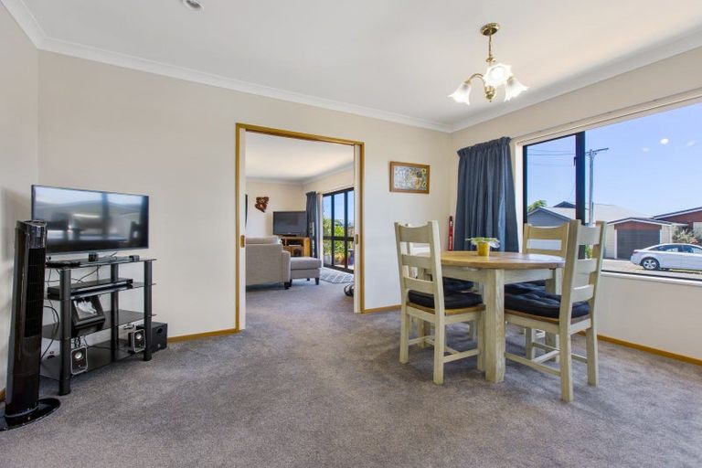 Photo of property in 1/18 Karamu Street, Te Atatu Peninsula, Auckland, 0610