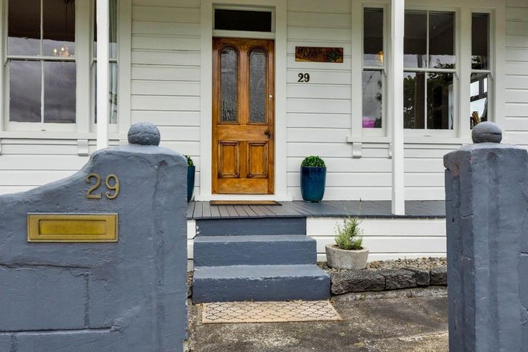 Photo of property in 29 Bedford Street, Eltham, 4322