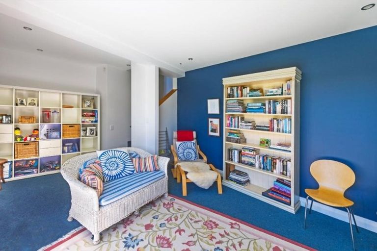 Photo of property in 102 Bolton Street, Kelburn, Wellington, 6012