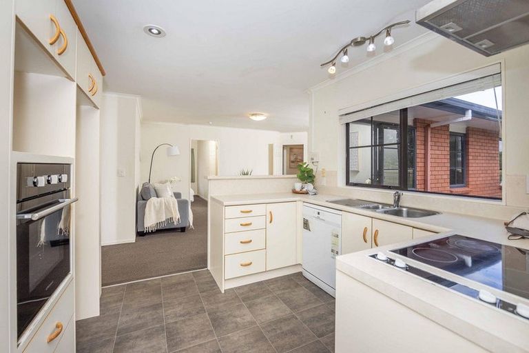 Photo of property in 11 Greenough Place, Rototuna, Hamilton, 3210