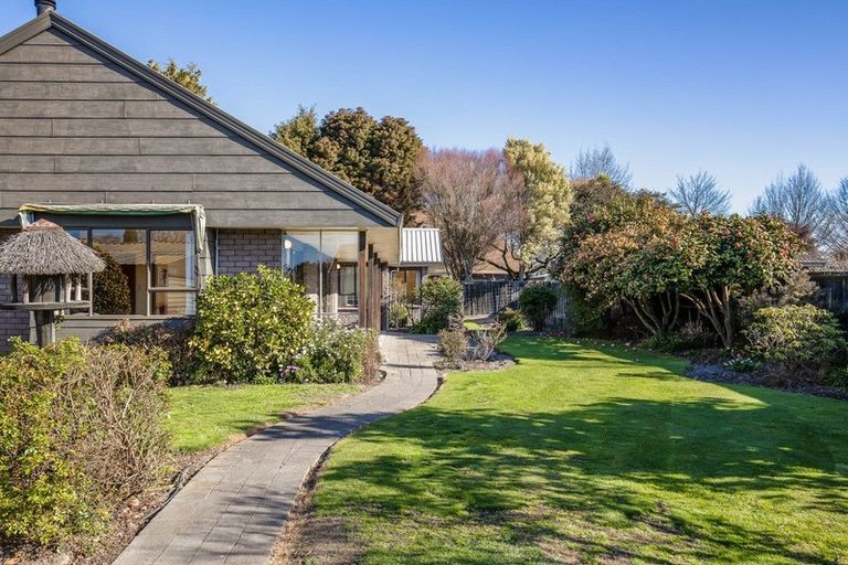 Photo of property in 27a Sayers Crescent, Ilam, Christchurch, 8041