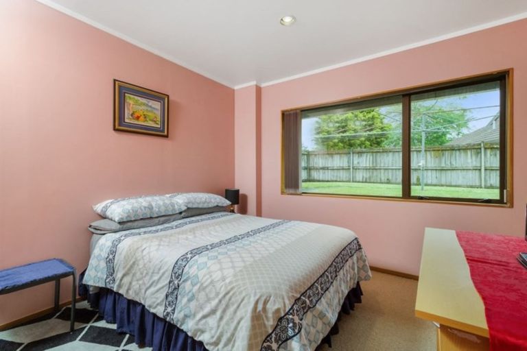 Photo of property in 109 Wiseley Road, West Harbour, Auckland, 0618