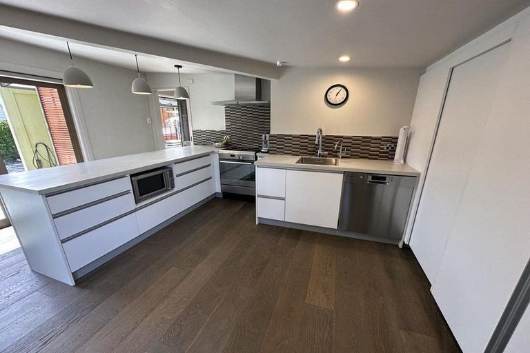 Photo of property in 11 Glen Road, Raumati South, Paraparaumu, 5032