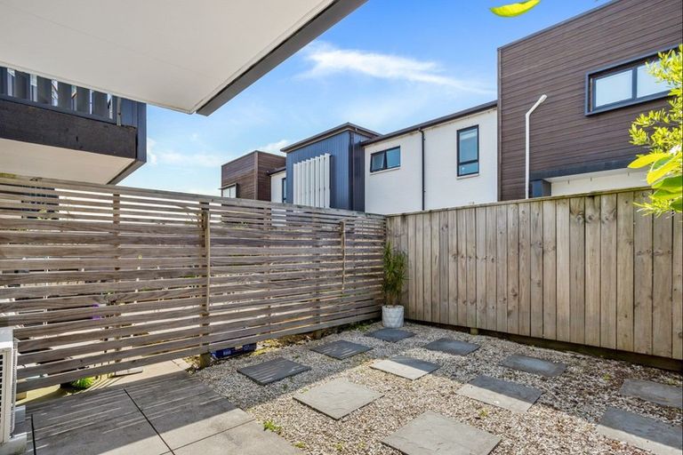 Photo of property in 41 Carder Court, Hobsonville, Auckland, 0618