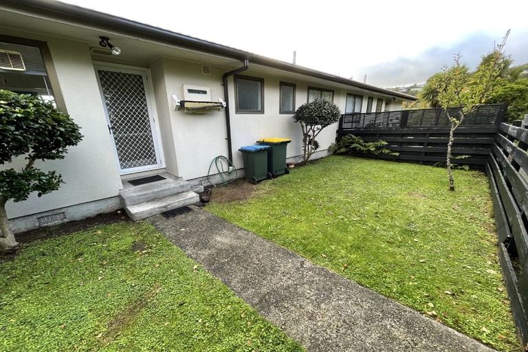 Photo of property in 2/39 Kinloch Place, Papakowhai, Porirua, 5024