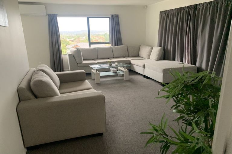 Photo of property in 21 Gala Place, Henderson, Auckland, 0612