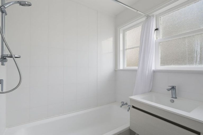 Photo of property in 56 Douglas Mclean Avenue, Marewa, Napier, 4110