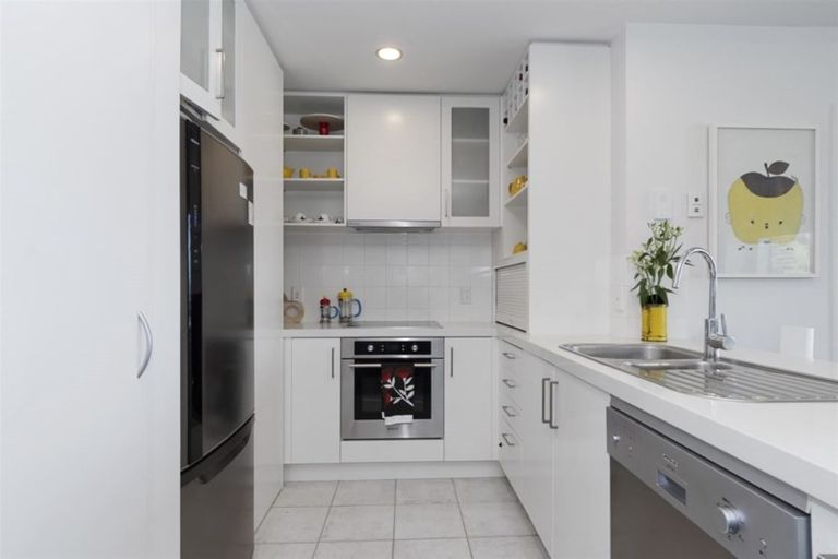 Photo of property in Beaumont Apartments, 12/12 Maunganui Road, Mount Maunganui, 3116