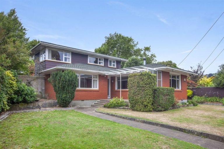 Photo of property in 100 Palatine Terrace, Saint Martins, Christchurch, 8022
