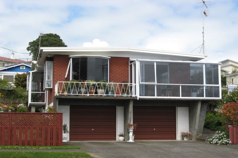 Photo of property in 104 Pendarves Street, New Plymouth, 4310