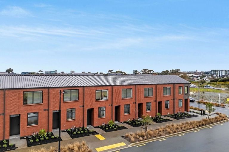 Photo of property in 19 Raukohekohe Road, Wiri, Auckland, 2104