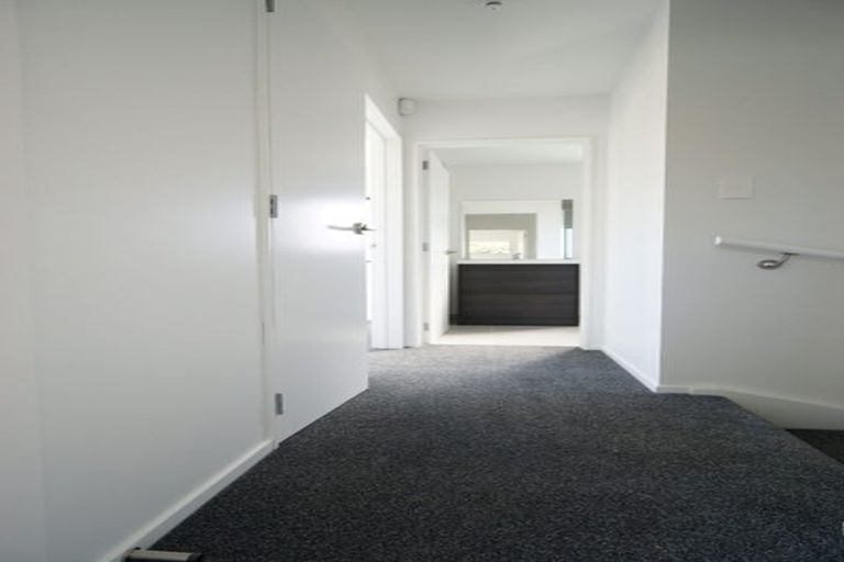 Photo of property in 1/22 Takapu Street, Henderson, Auckland, 0612