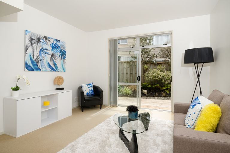 Photo of property in 25 Albionvale Road, Glen Eden, Auckland, 0602