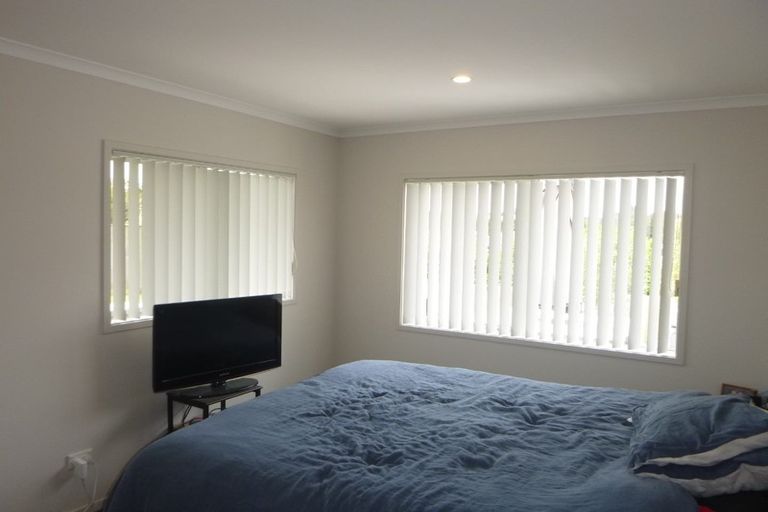 Photo of property in 2 Malbec Place, Huapai, Kumeu, 0810