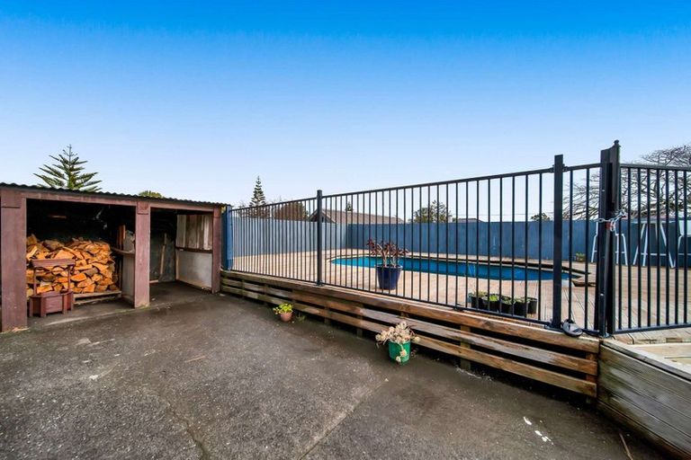 Photo of property in 3 Victoria Street, Hawera, 4610