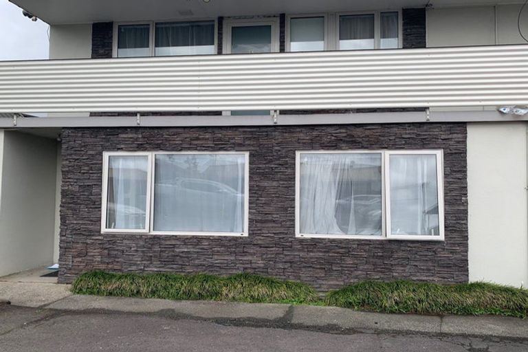 Photo of property in 33 Seddon Road, Frankton, Hamilton, 3204