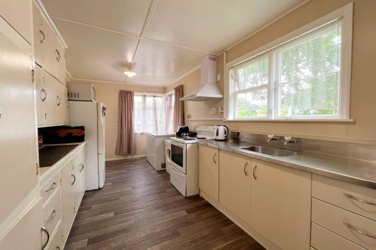 Photo of property in 37 Old Farm Road, Hamilton East, Hamilton, 3216