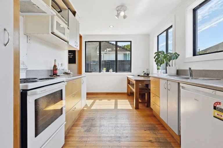 Photo of property in 2/7 Wilmot Street, Northcote, Christchurch, 8052