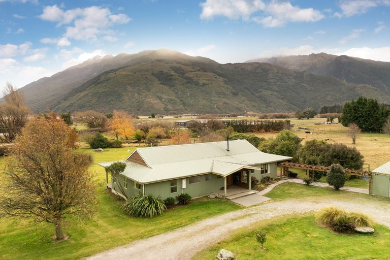 Photo of property in 2 Wilkin Road, Makarora, Wanaka, 9382