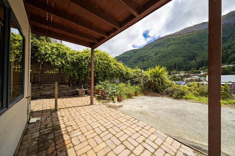 Photo of property in 221b Fernhill Road, Sunshine Bay, Queenstown, 9300