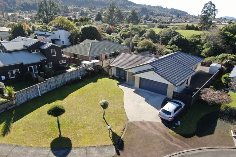 Photo of property in 28 Caulfield Place, Pukehangi, Rotorua, 3015