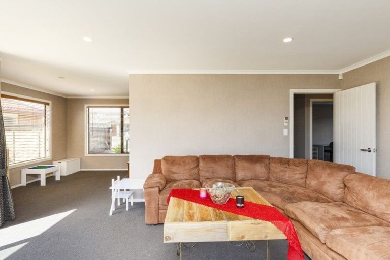 Photo of property in 5 Angelina Way, Kelvin Grove, Palmerston North, 4414